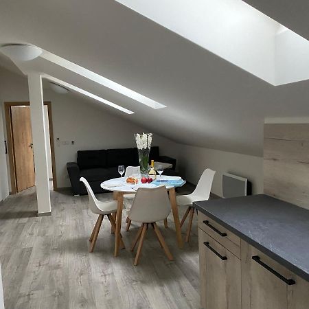 Hradec Králové Klicperovo 2Kk 아파트 외부 사진